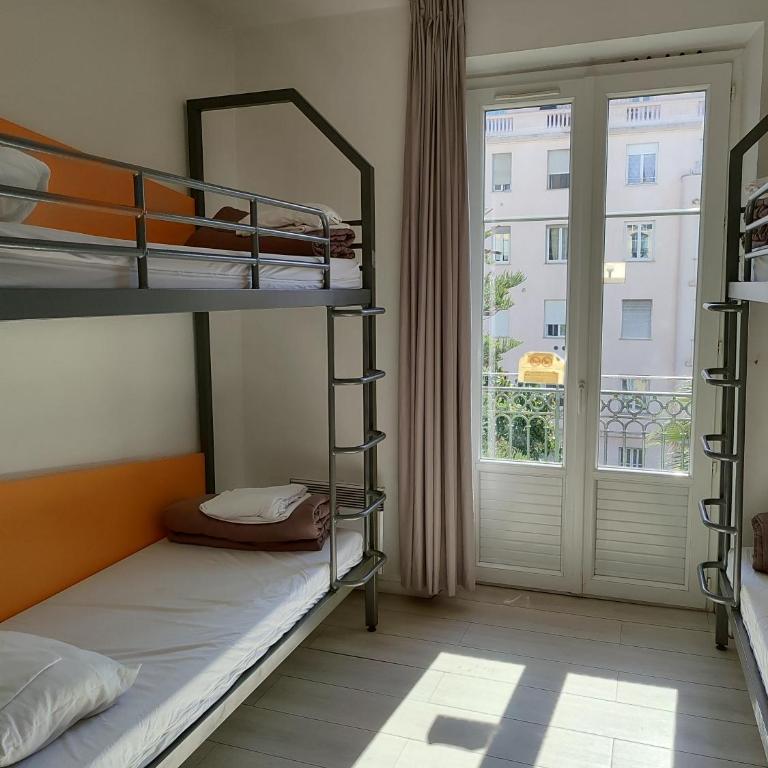 Auberge de Jeunesse HI Nice Les Camélias - Chambre Quadruple avec Douche - 2