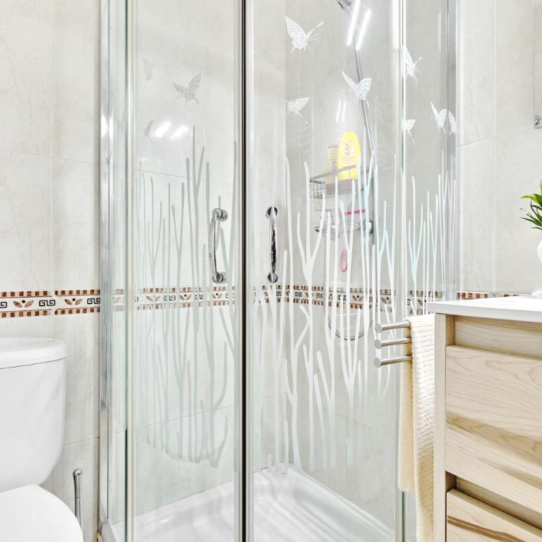 Home&Holiday Andalisa - Three-Bedroom Apartment - 20