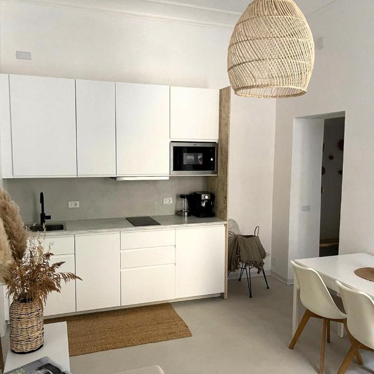Luxury Designer Suite in the historical center - Appartamento con 2 Camere da Letto e Balcone - 22