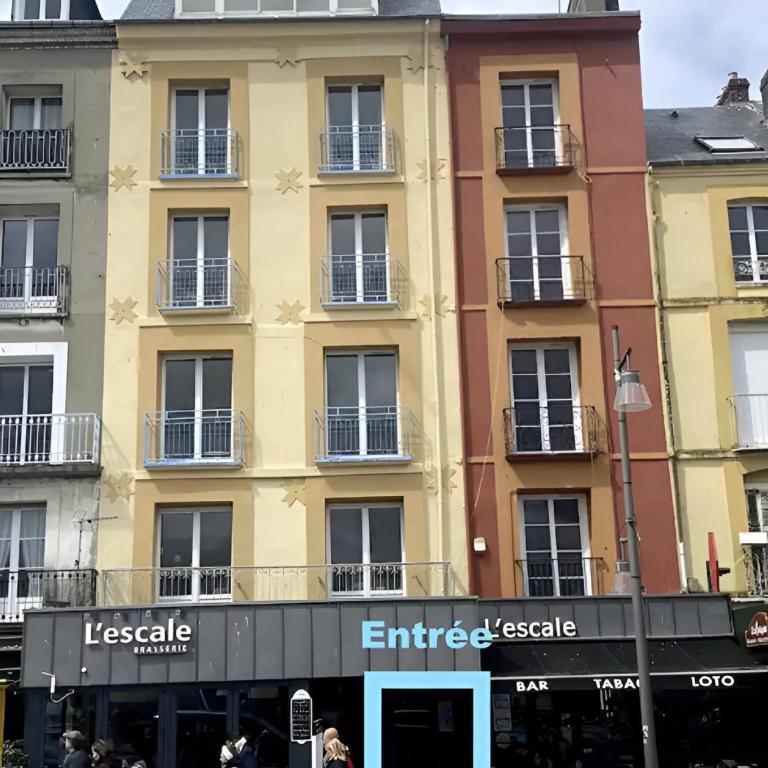 Établissement 3 étoiles avec ASCENSEUR, 3 appartements lumineux vue port avec balcon, 200m de la mer, Wifi Fibre, tous service inclus - Appartement 1 Chambre avec Balcon et Vue sur Mer - 15