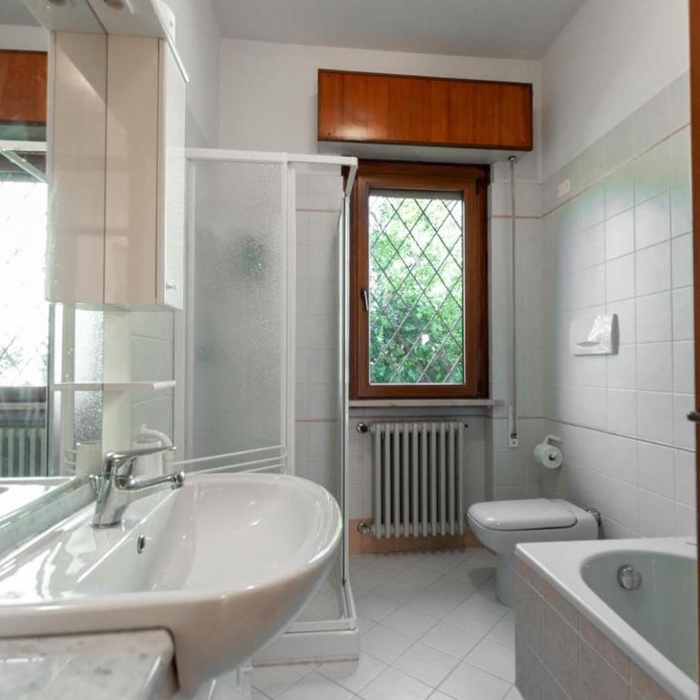 Centa Home - Three-Bedroom House - 16