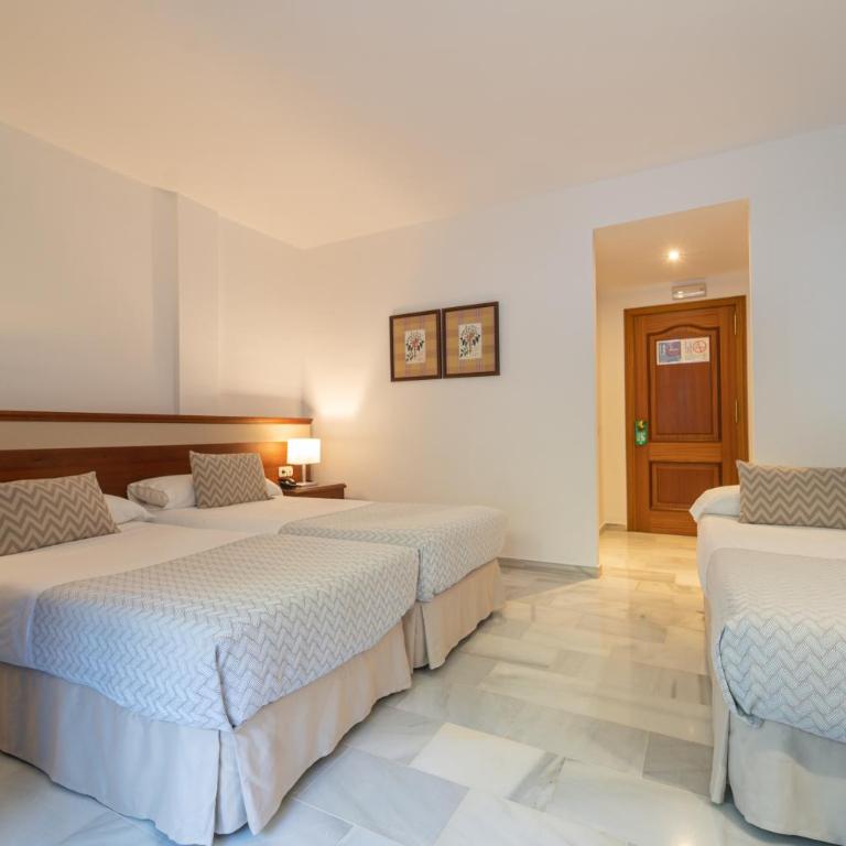 Hotel Piedra Paloma by Croma - Habitación Triple con terraza - 4
