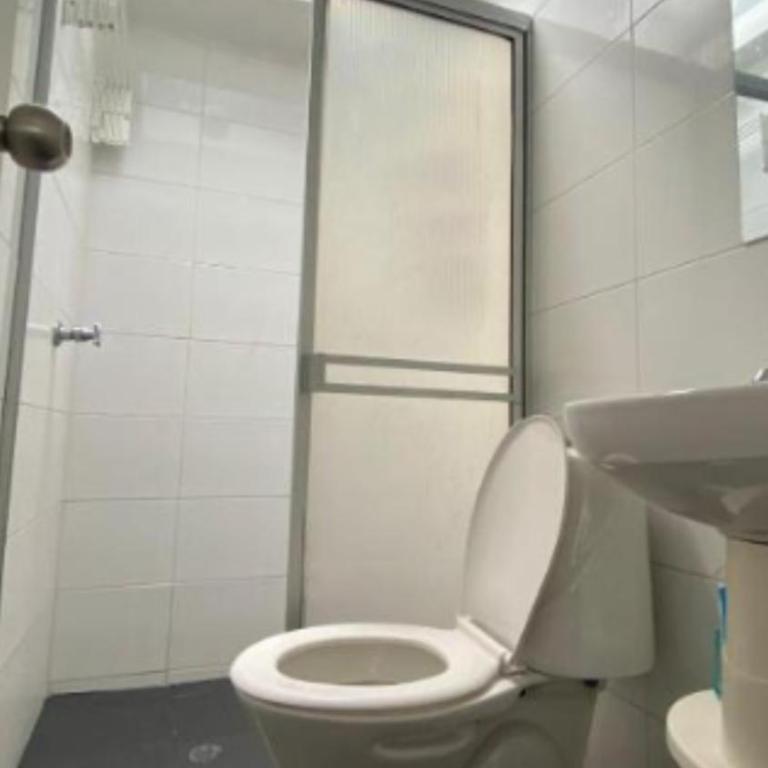 Excelente apartamento privado en uno de los mejores sectores de Manizales, totalmente equipado y lo mejor de todo CENTRAL A ZONAS DE INTERES - Apartamento de 1 dormitorio - 6