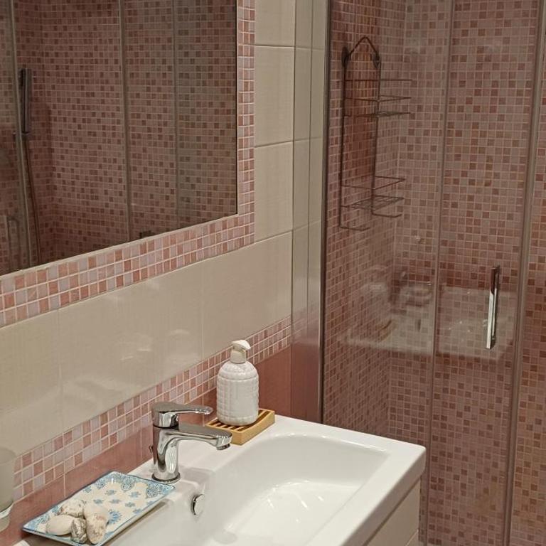 B&B Napoli Duomo - Double or Twin Room with Private External Bathroom - 10