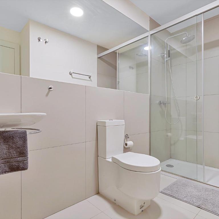 Luxurious 3-bed and 3 bathroom apartment - Reserva del Higueron - Three-Bedroom Apartment - 8