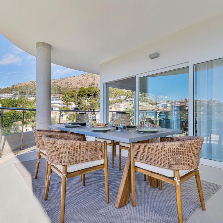 Luxurious 3-bed and 3 bathroom apartment - Reserva del Higueron - Three-Bedroom Apartment - 6