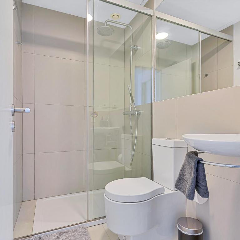 Luxurious 3-bed and 3 bathroom apartment - Reserva del Higueron - Three-Bedroom Apartment - 18