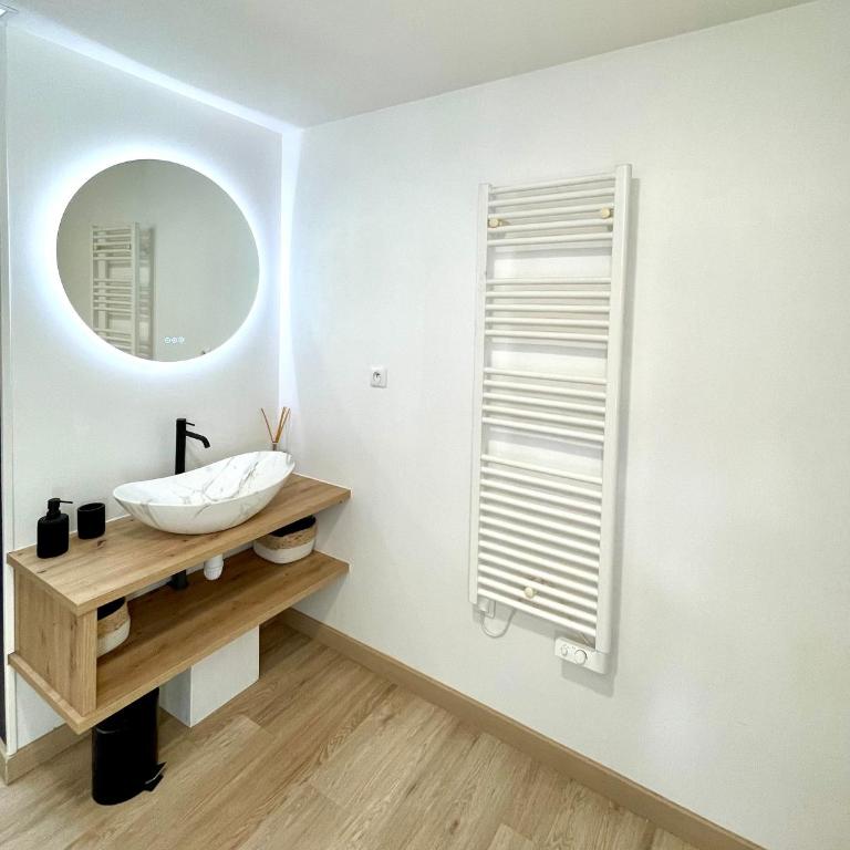 Soleil Levant - 500m Gare - Terrasse - Appartamento con 1 Camera da Letto e Terrazza - 23