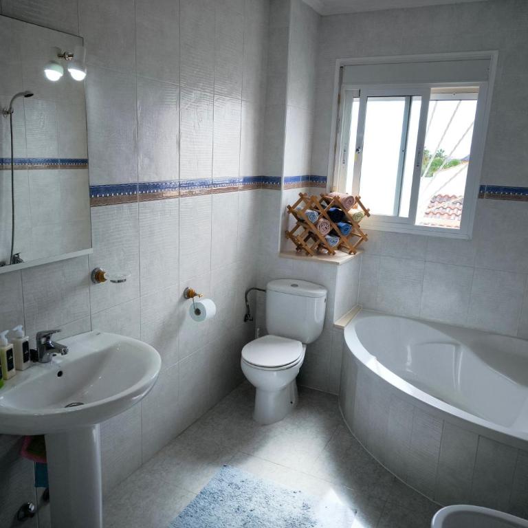 Quesada Holiday Bungalow - Vacation Home - 30