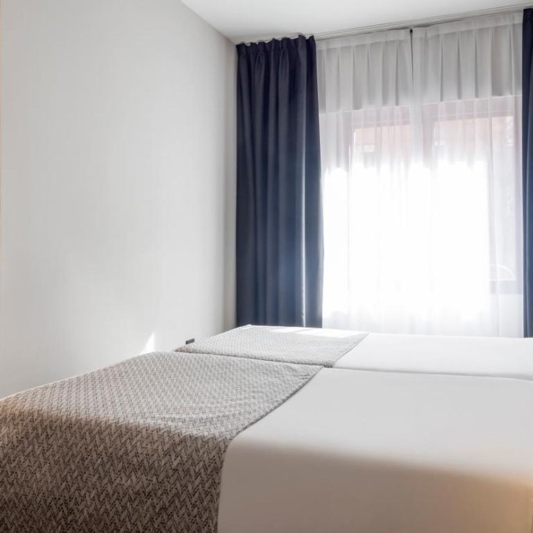 Ilunion Suites Madrid - Superior Double Room - 2