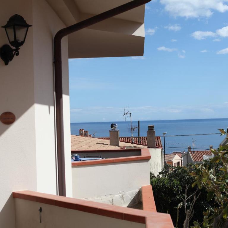 Casa delle Rose Terrazza vista mare panoramica e relax a Cala Gonnone, WiFi, AC - Appartamento con 2 Camere da Letto - 16