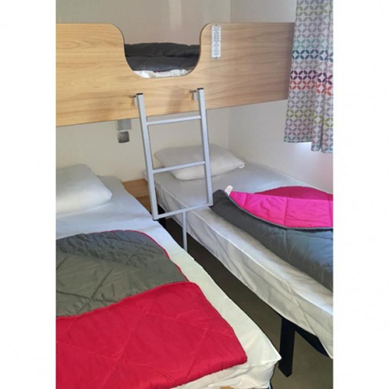 BONNES VACANCES sur le CAMPING LE BOSC - Maison de Vacances 3 Chambres - 3
