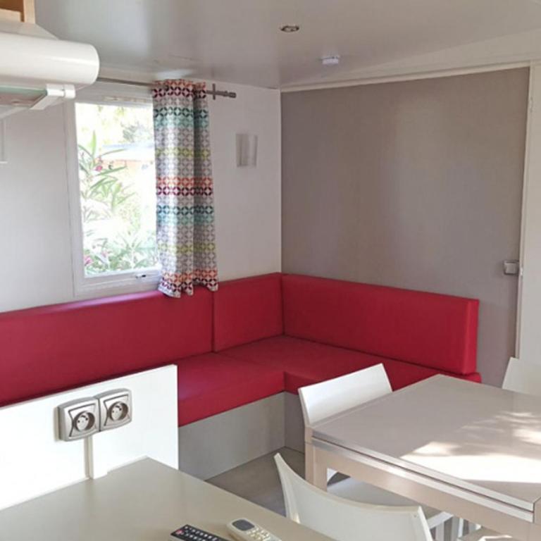 BONNES VACANCES sur le CAMPING LE BOSC - Maison de Vacances 3 Chambres - 4