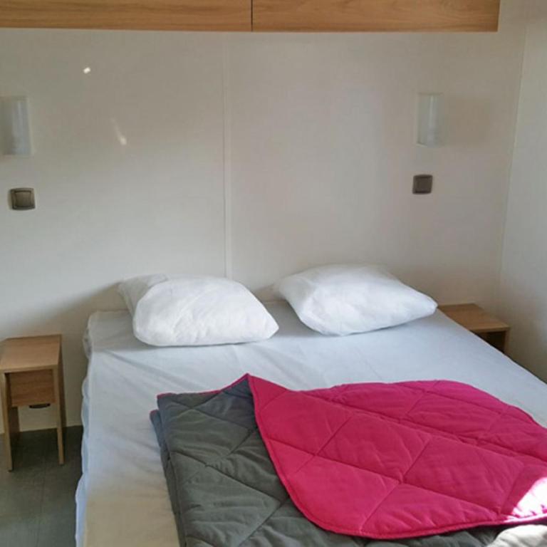 BONNES VACANCES sur le CAMPING LE BOSC - Maison de Vacances 3 Chambres - 2