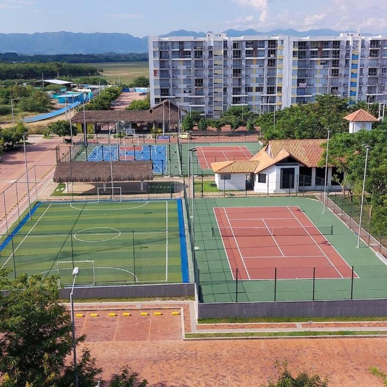 Extraordinario apartamento con BBQ - Three-Bedroom Apartment - 20