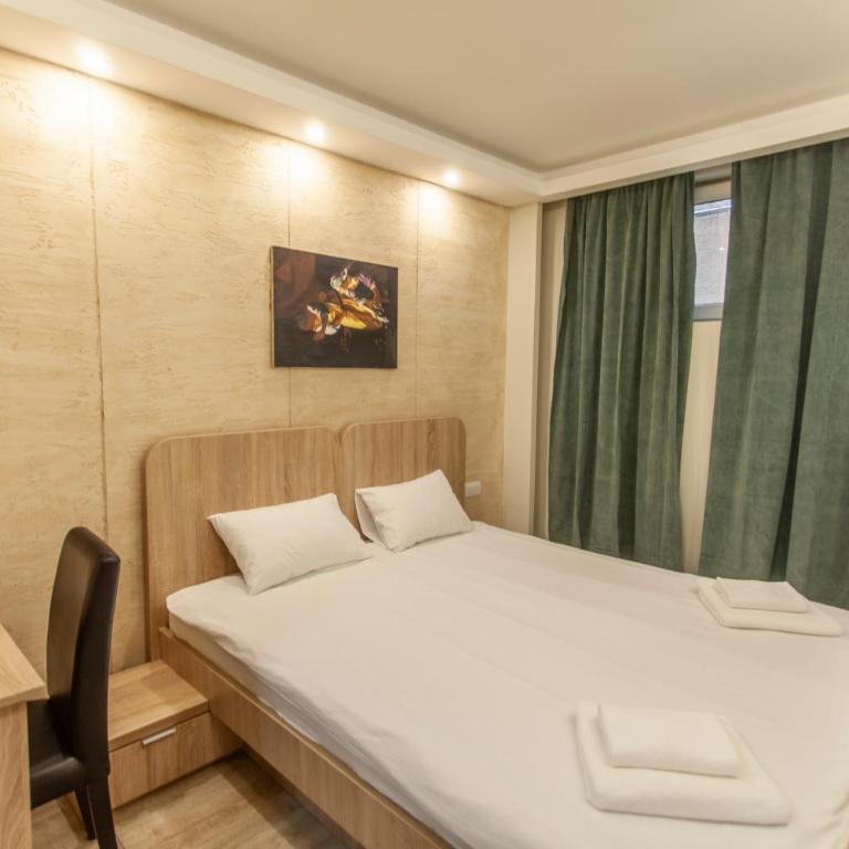 Villa ARS - Economy Dvokrevetna Soba sa Bračnim Krevetom - 1