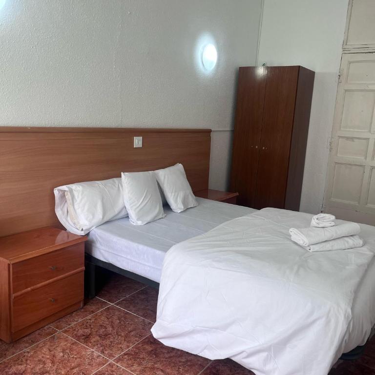 Hostal Alonso No Limit Madrid - Double Room with Shared Bathroom - 3