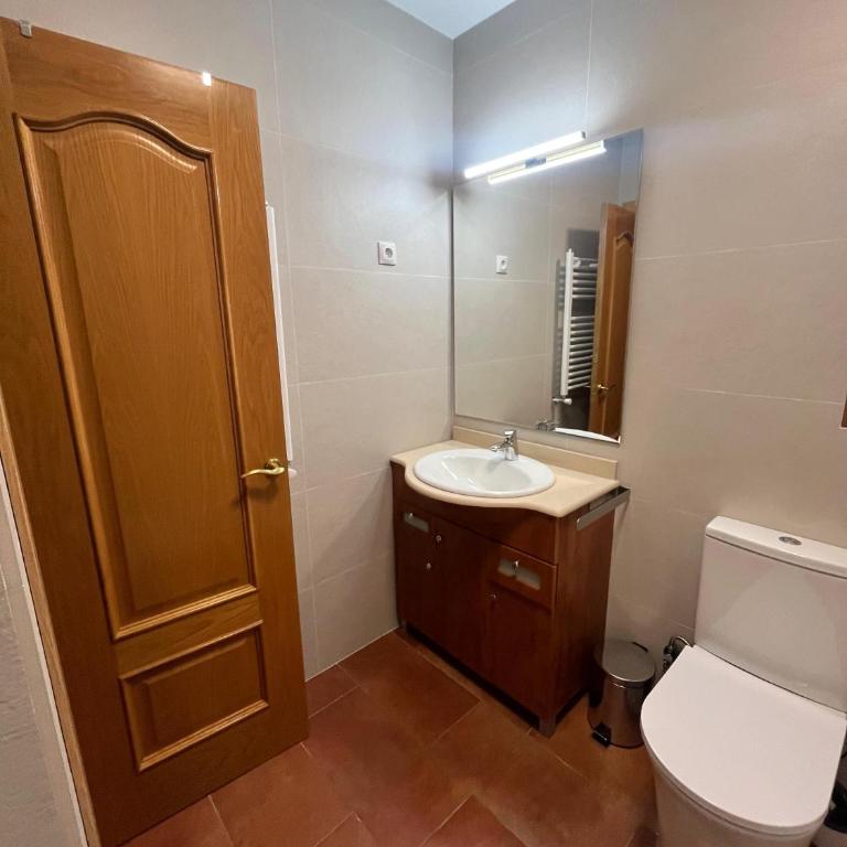a18' de Barcelona y 10' de circuito de Cataluña - Two-Bedroom Apartment - 14