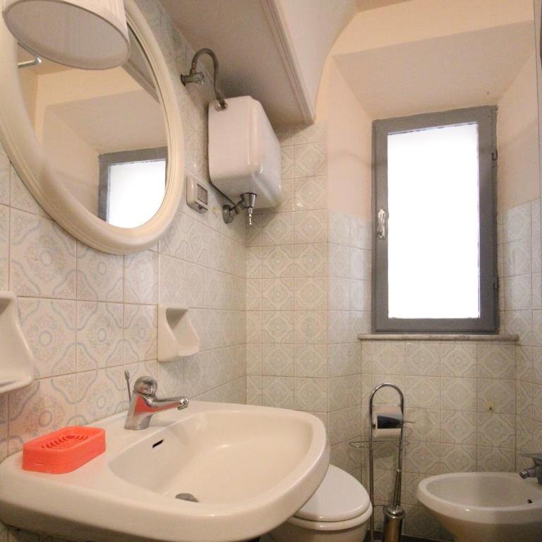 the house of painting - One-Bedroom Apartment - 24