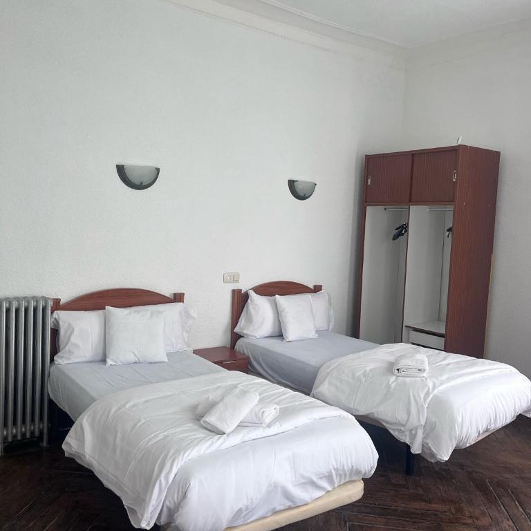 Hostal Alonso No Limit Madrid - Twin Room with View - 2