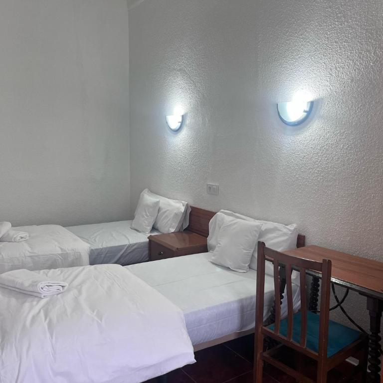 Hostal Alonso No Limit Madrid - Twin Room with View - 5