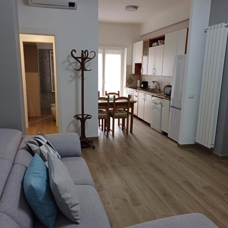 Ascenza in Trasteverere - Appartamento con 2 Camere da Letto e Balcone - 3