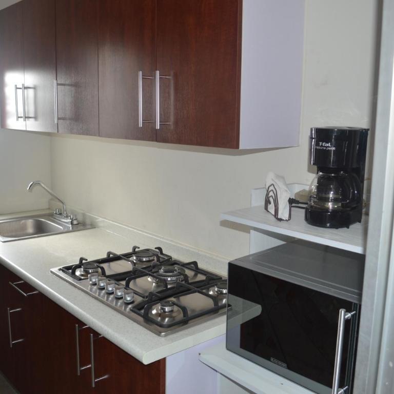 Cómodo e Independiente!! - Three-Bedroom Apartment - 5