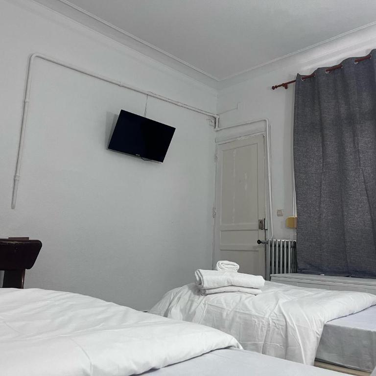 Hostal Alonso No Limit Madrid - Budget Twin Room - 2