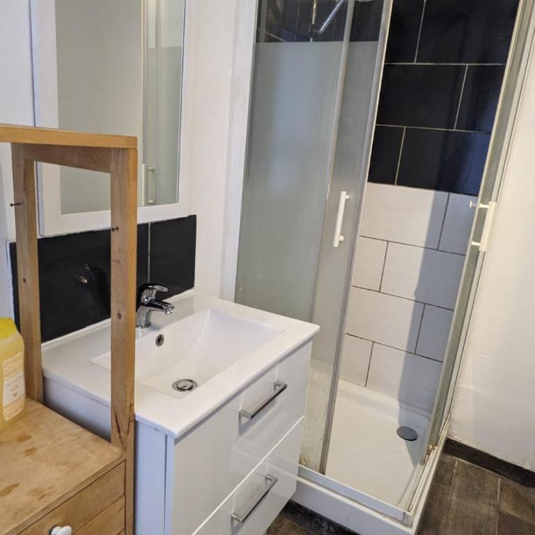 BudgetBnb Larmodieu 2 - Apartment mit 1 Schlafzimmer - 3