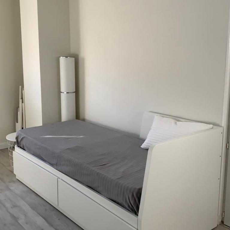 Romarins - One-Bedroom Apartment - 5