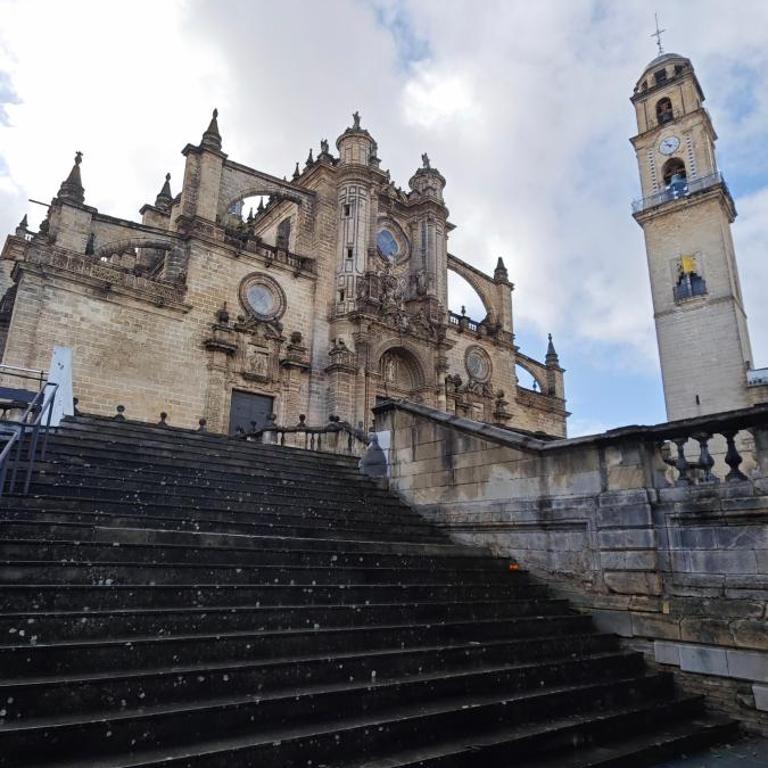JEREZ CENTRO 5 DORMITORIOS TERRAZAS CON VISTAS ALCAZAR Y PLAZA ARENAL - Apartamento Deluxe - 65