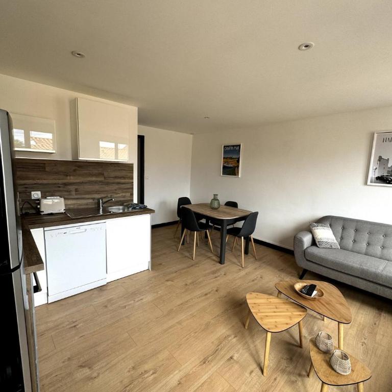 Beau T3 coeur village - Two-Bedroom Apartment - 3