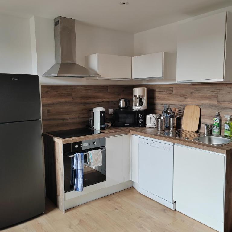 Beau T3 coeur village - Two-Bedroom Apartment - 4