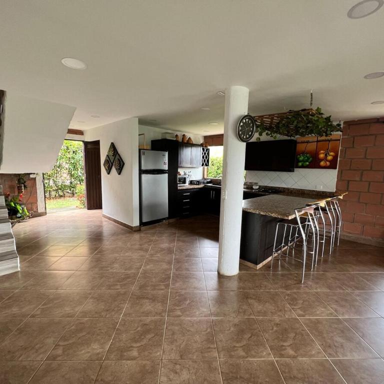 Hermosa Casa Familiar - Casa de 3 dormitorios - 16