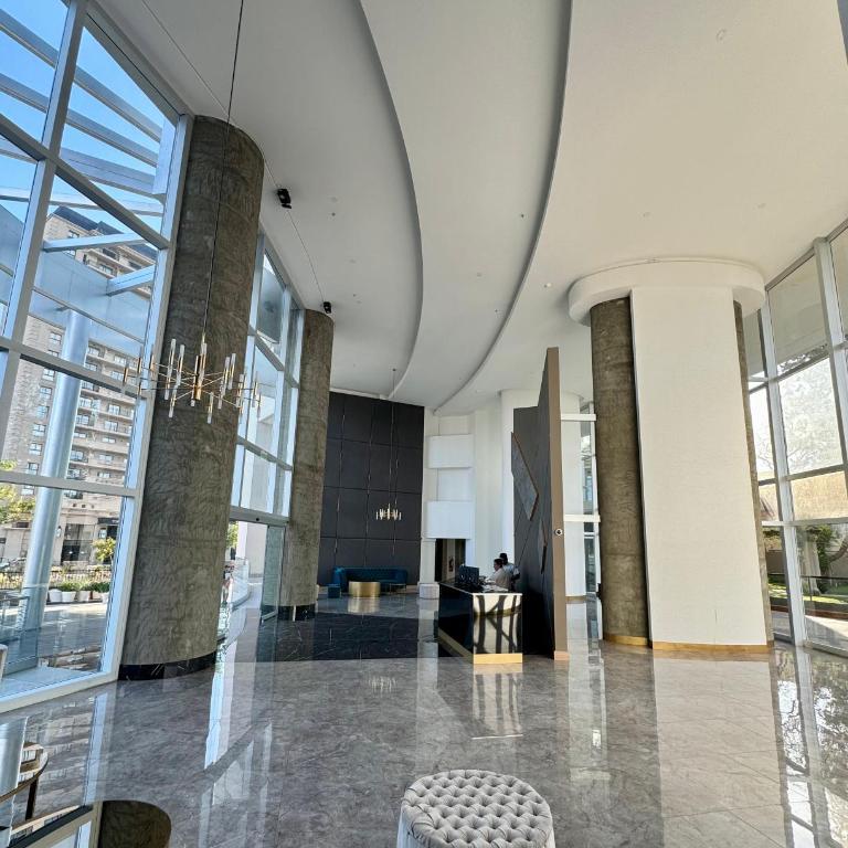 exclusivo departamento en Torre Leloir, Seguridad 24 HS cochera privada - Apartamento de 1 dormitorio - 6
