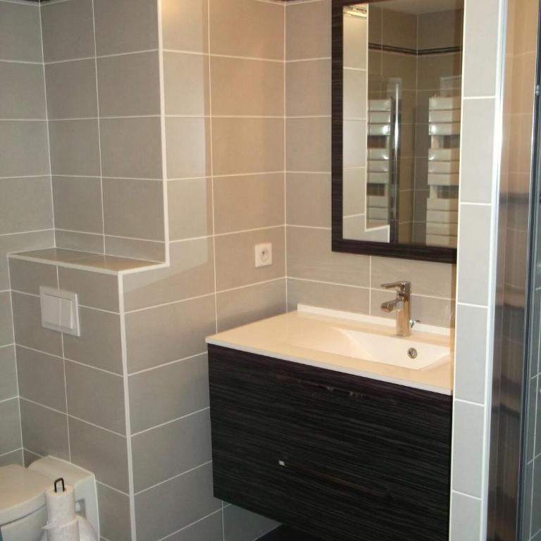 luxury F2 swimming pool ponds and sea - Appartement 1 Chambre - 9