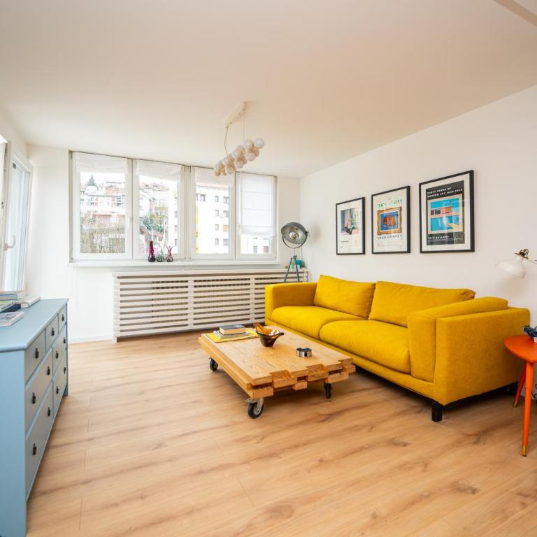 Colorful 3-Bedroom Apartment - Apartman sa 1 Spavaćom Sobom - 2