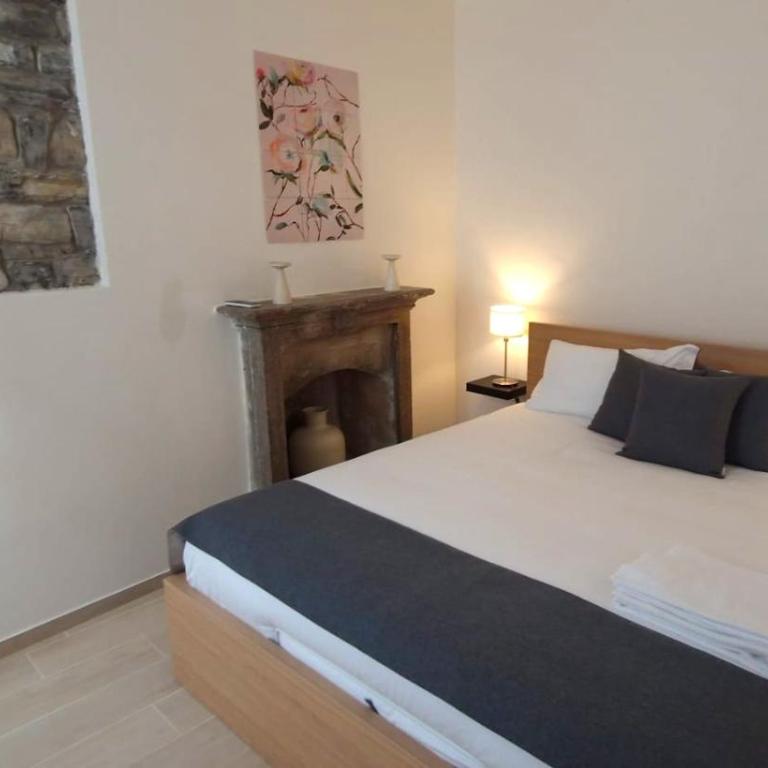 CASA LUINI - new, welcoming and modern apartment in the historic centre of Como, with 2 bedrooms and 1 complete bathroom and a fully equipped kitchen - Appartamento con 2 Camere da Letto - 1