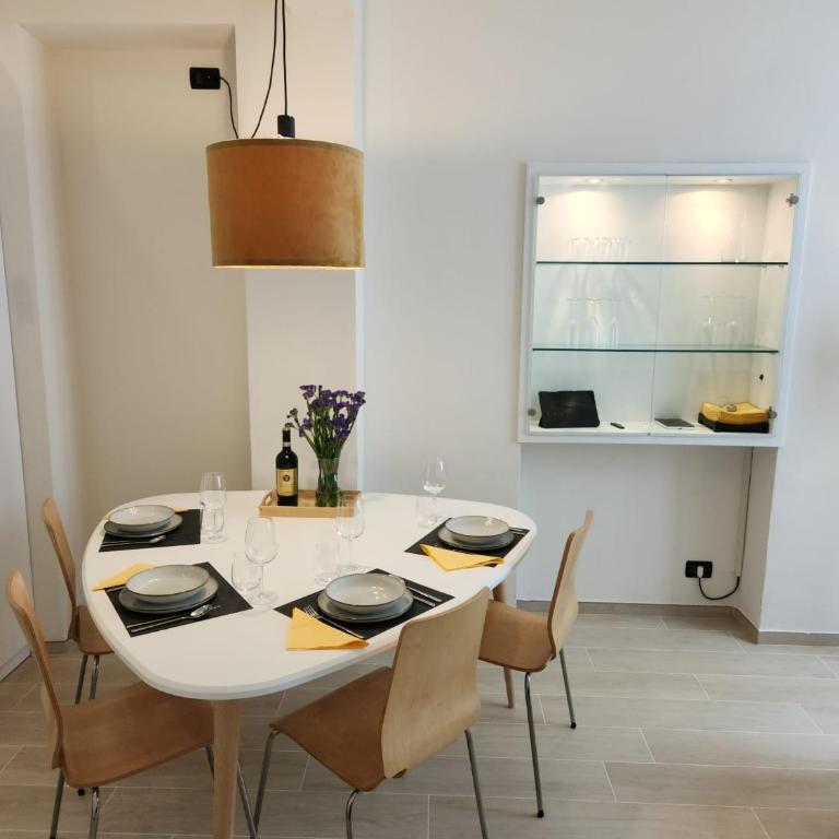 CASA LUINI - new, welcoming and modern apartment in the historic centre of Como, with 2 bedrooms and 1 complete bathroom and a fully equipped kitchen - Appartamento con 2 Camere da Letto - 20