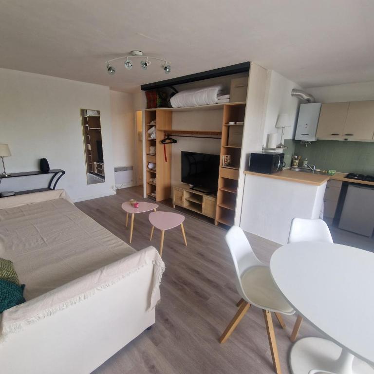 TypeT1 Spacieux à 300m du port et 6min de la plage - Apartment mit 1 Schlafzimmer - 4