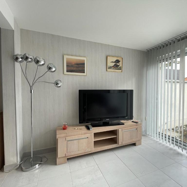 Modern and Bright home walk to beach with garage - Casa con 3 Camere da Letto - 2