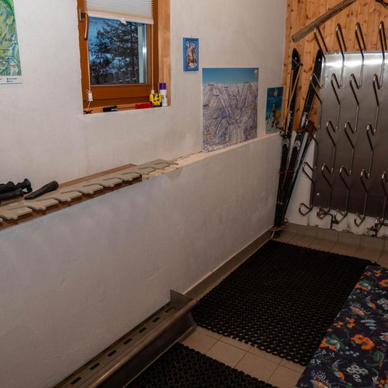 Haus Alpenfrieden - Doppelzimmer mit Dusche - 7