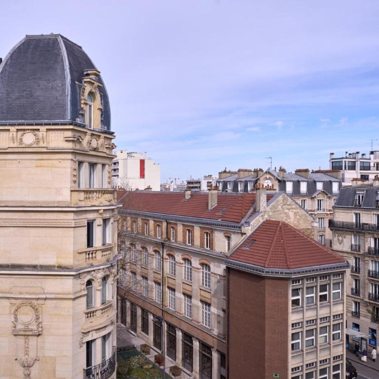 Bright 1BR Parisian Retreat Italy Square | By Airnest - Appartement 1 Chambre - 14