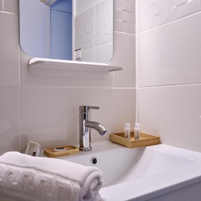 Bright 1BR Parisian Retreat Italy Square | By Airnest - Appartement 1 Chambre - 18