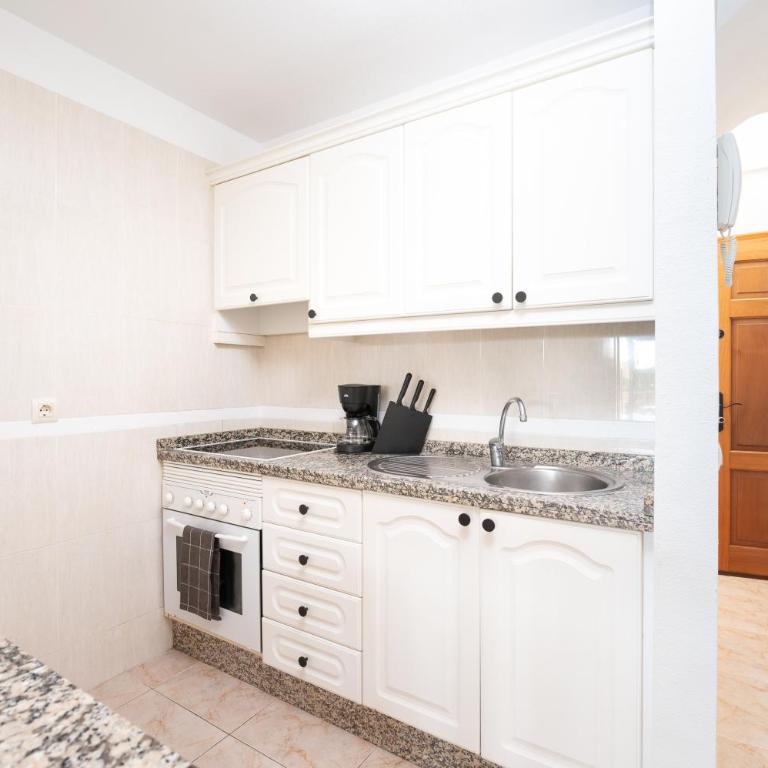 Las Olas - Coastal Escape with Charm & Comfort - Apartamento de 2 dormitorios - 9