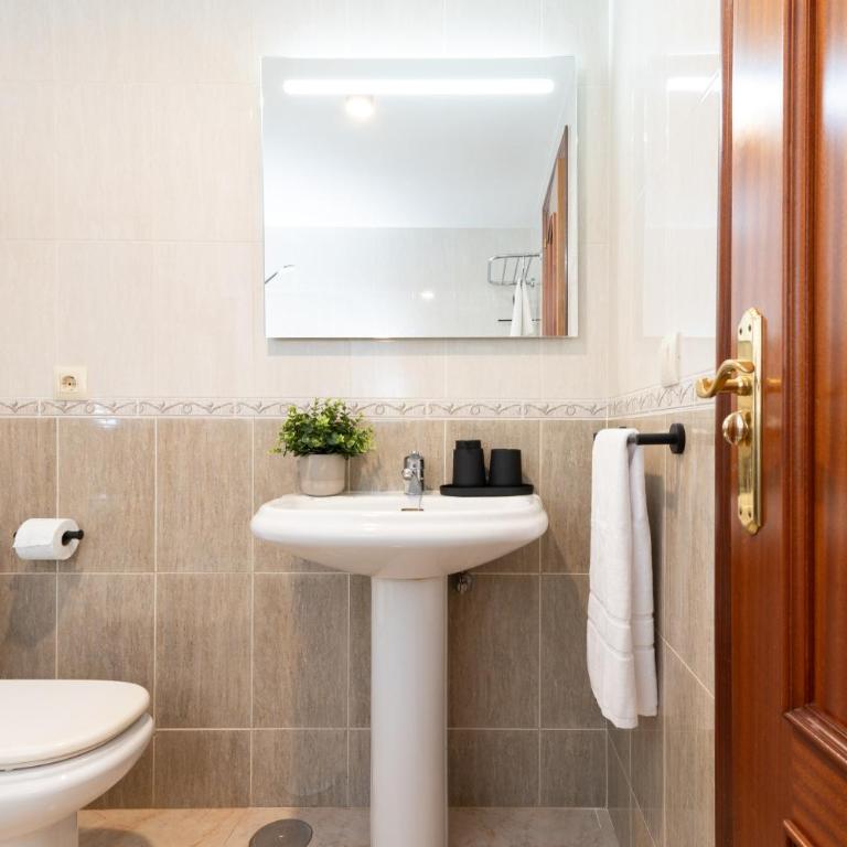 Las Olas - Coastal Escape with Charm & Comfort - Apartamento de 2 dormitorios - 31