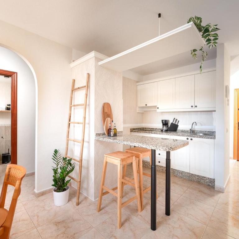 Las Olas - Coastal Escape with Charm & Comfort - Apartamento de 2 dormitorios - 5