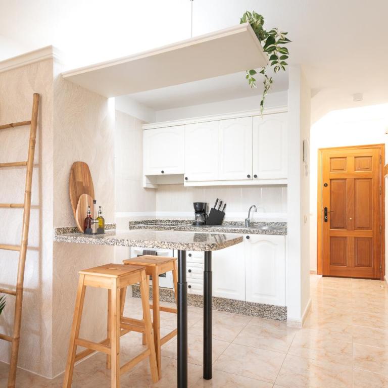 Las Olas - Coastal Escape with Charm & Comfort - Apartamento de 2 dormitorios - 10
