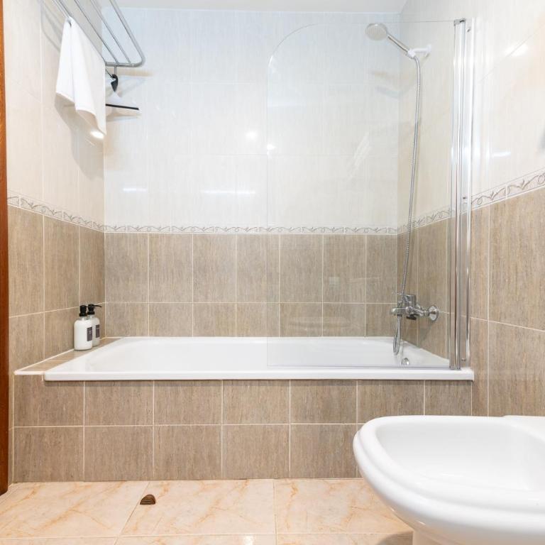 Las Olas - Coastal Escape with Charm & Comfort - Apartamento de 2 dormitorios - 12