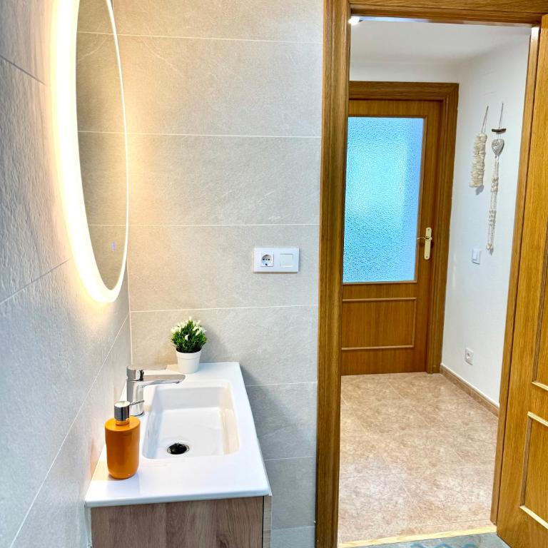 APARTBEACH LOS JUNCOS 2 RESIDENCIAL y JUNTO PLAYA - Apartment with Pool View - 28